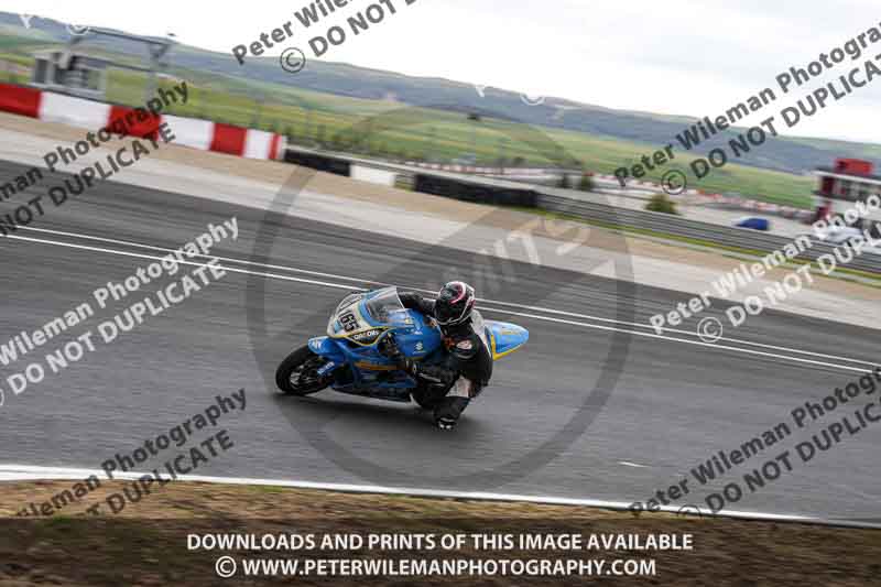 cadwell no limits trackday;cadwell park;cadwell park photographs;cadwell trackday photographs;enduro digital images;event digital images;eventdigitalimages;navarra;no limits trackdays;peter wileman photography;racing digital images;trackday digital images;trackday photos
